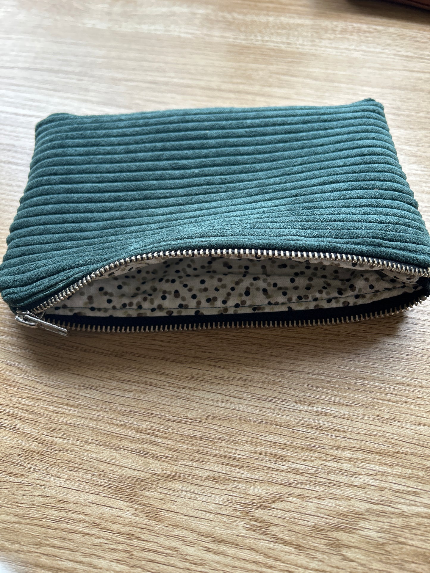 Oily Pouch - EMERALD
