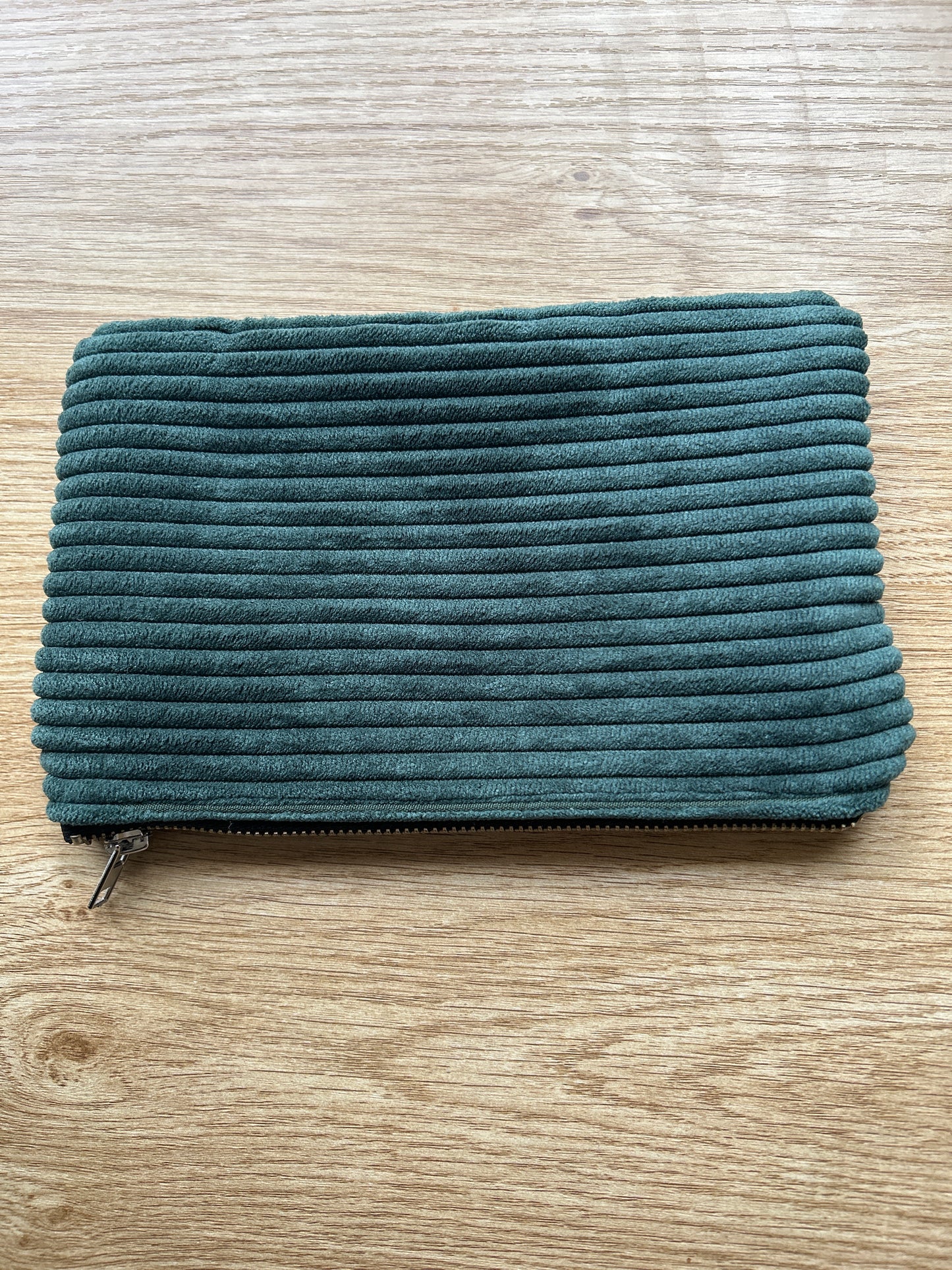 Oily Pouch - EMERALD