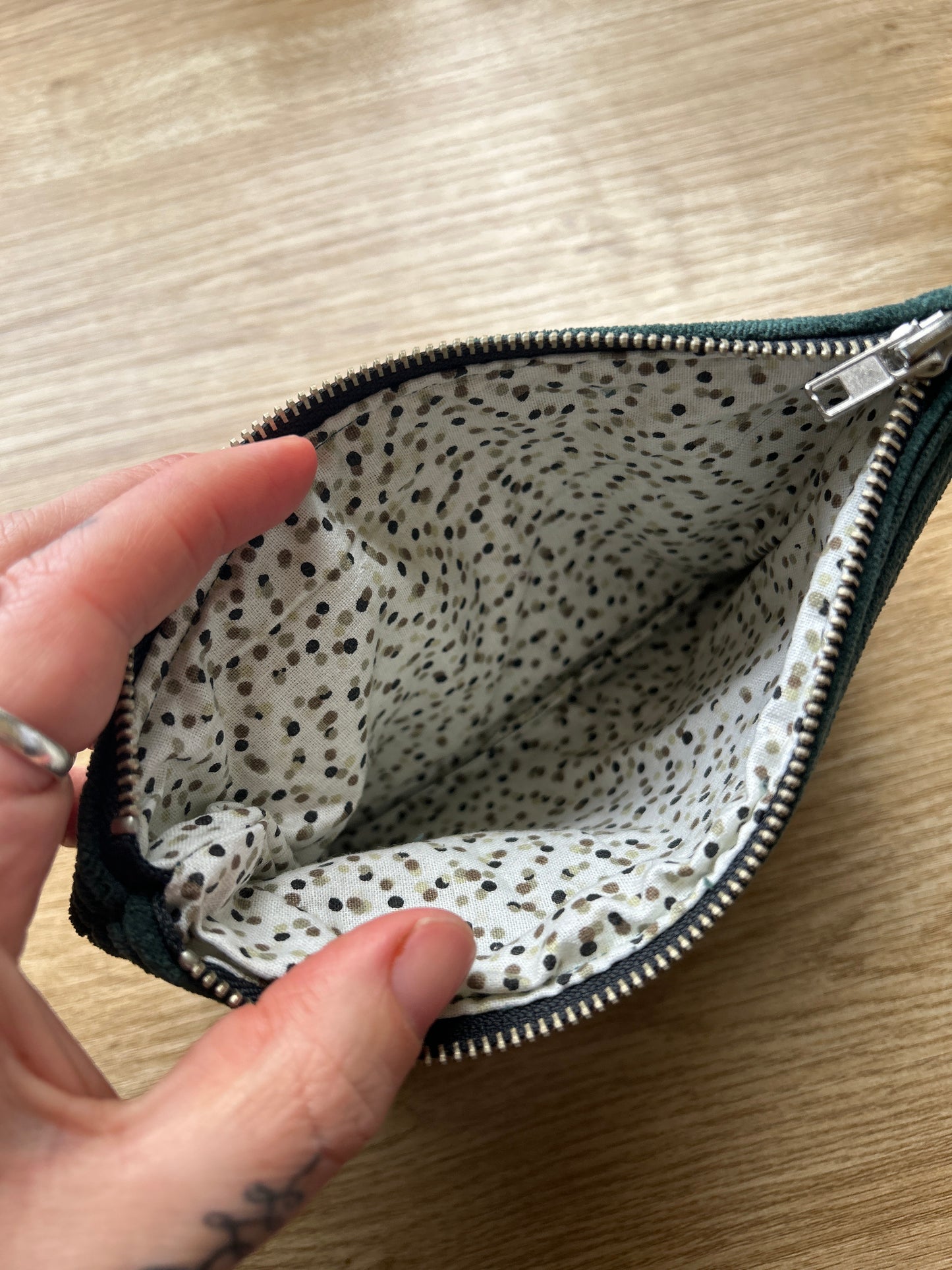 Oily Pouch - EMERALD