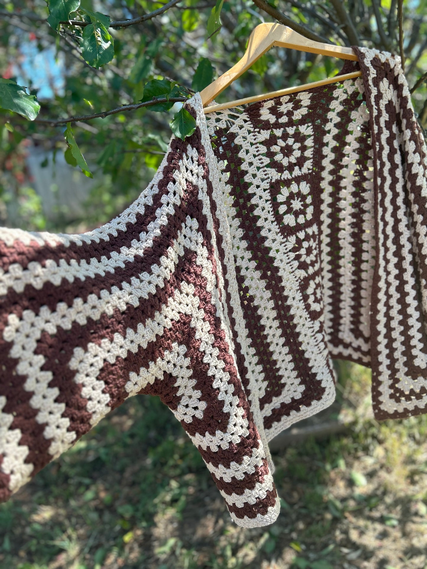 Hexagon Cardi — Cocoa • Cream